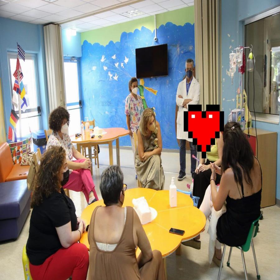 Σπουδαίος άνθρωπος, αληθινή κυρία: H Kαρμεν Ρουγγέρη βρέθηκε στο πλευρό παιδιών που νοσηλεύονται με καρκίνο