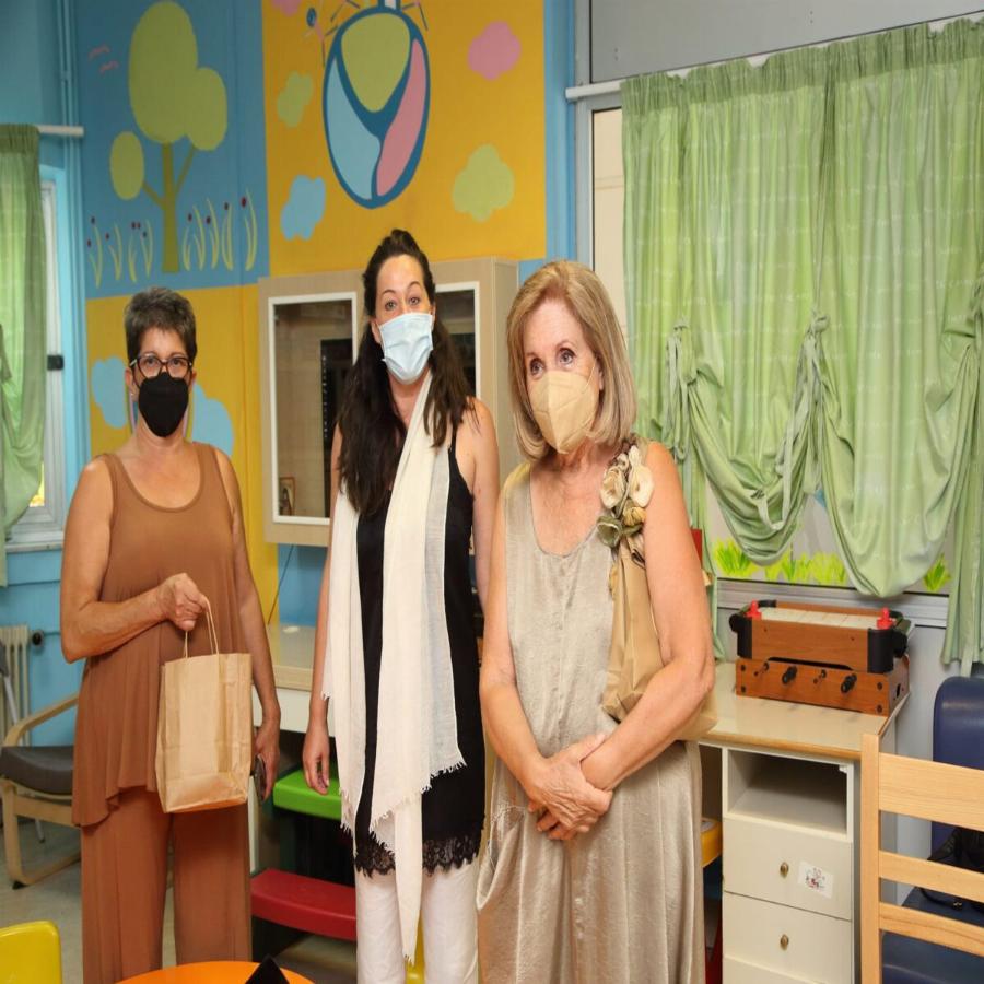 Σπουδαίος άνθρωπος, αληθινή κυρία: H Kαρμεν Ρουγγέρη βρέθηκε στο πλευρό παιδιών που νοσηλεύονται με καρκίνο