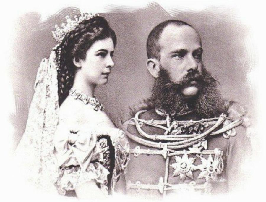 Πριγκίπισσα Σίσσυ: Η μελαγχολική αυτοκράτειρα, η τραγική ιστορία της, ο θάνατος του γιου της και ο άδοξος θάνατός της