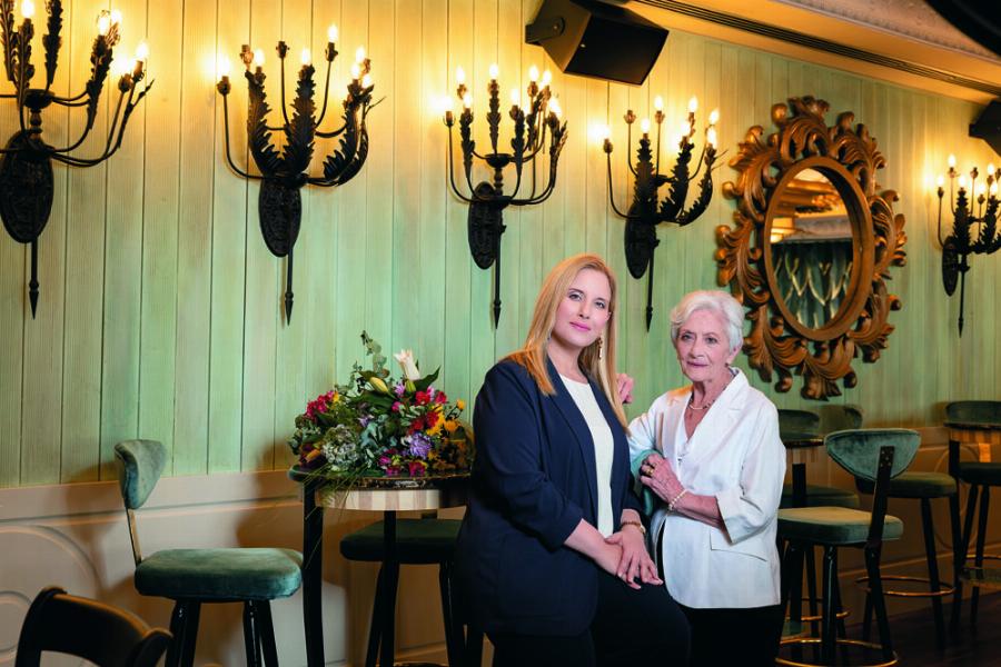 Δέσποινα Μπεμπεδέλη: Το όνειρο της γαλλικής φιλολογίας, η προσωπική της ζωή,  η απώλεια που την πόνεσε και τα 57 χρόνια καριέρας