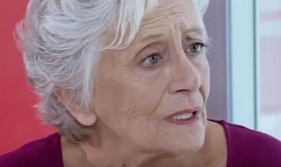 Δέσποινα Μπεμπεδέλη: Το όνειρο της γαλλικής φιλολογίας, η προσωπική της ζωή,  η απώλεια που την πόνεσε και τα 57 χρόνια καριέρας