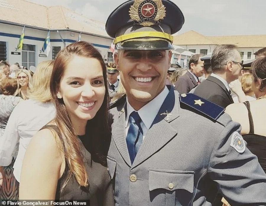 Η απόλυτη τραγωδία: Έγκυος νύφη ένιωσε πόνο στον λαιμό και πέθανε στο αμάξι για την εκκλησία