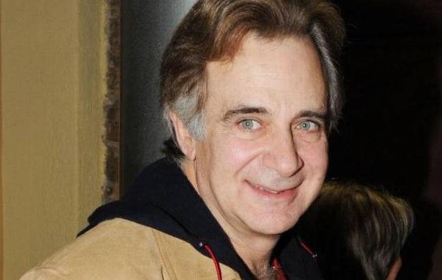 Αλέξανδρος Αντωνόπουλος: O παππούς του τον πέταξε έξω από το σπίτι, γιαγιά του ήταν η θρυλική Παξινού και η διαμάχη για την περιουσία