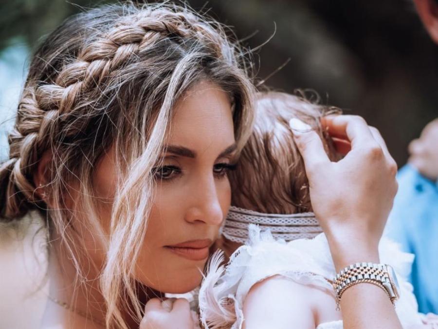 Μαμά και κόρη είναι αχώριστες: Το τρυφερό στιγμιότυπο της Αθηνάς Οικονομάκου με τη Σιέννα μέσα στη πισίνα