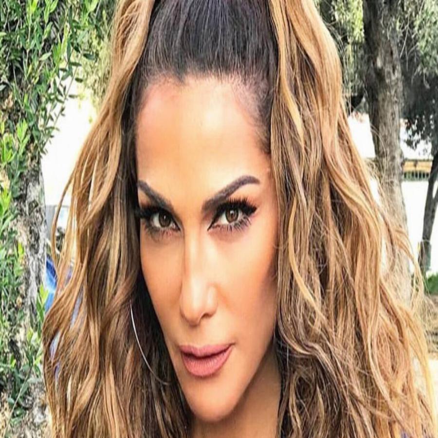 Δεν θα την αναγνώριζε ούτε ο Μπισμπίκης: Το νέο εντυπωσιακό look που έκανε στα μαλλιά της η Δέσποινα Βανδή – Η απόλυτη τάση