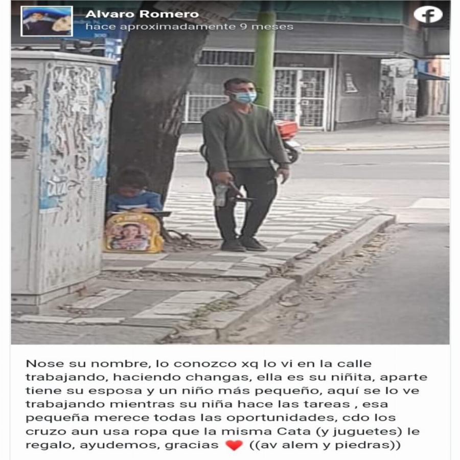 Αληθινή ιστορία: Καθάριζε τζάμια στο φανάρι έχοντας δίπλα του την κόpη του και μια φωτογραφία του άλλαξε τη ζωή