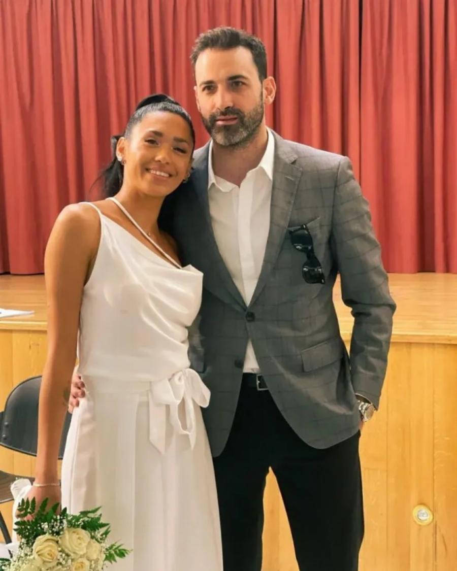 Πιο όμορφος από ποτέ: Η εμφάνιση του Κωνσταντίνου Αργυρού στο γάμο του αδερφού του που έκανε τις γυναίκες να παραμιλάνε