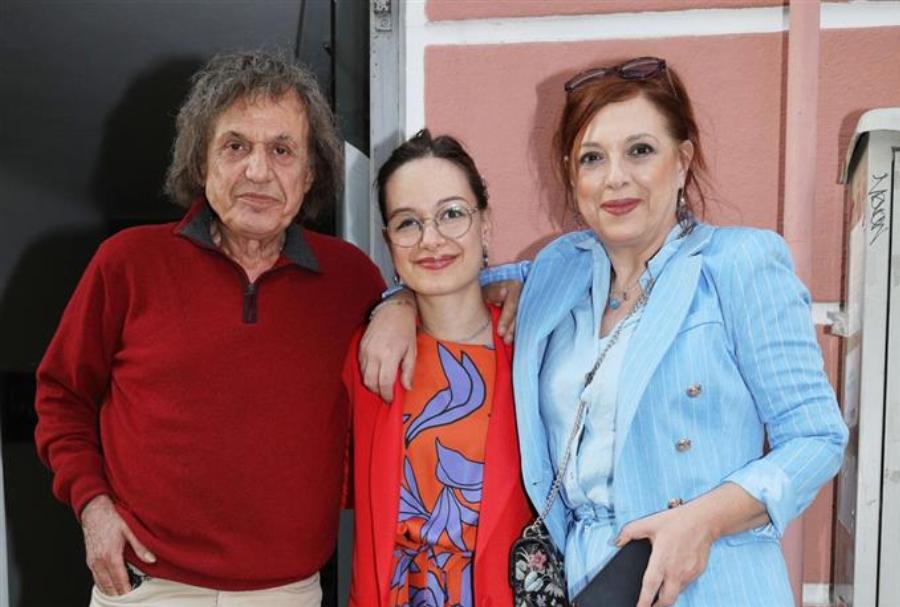 Ελένη Ράντου: Ελένη Ράντου: Ο γάμος της, η κατάθλιψη στα 40, η εγκυμοσύνη που παραλίγο να φέρει τον χωρισμό και το πρόβλημα υγείας