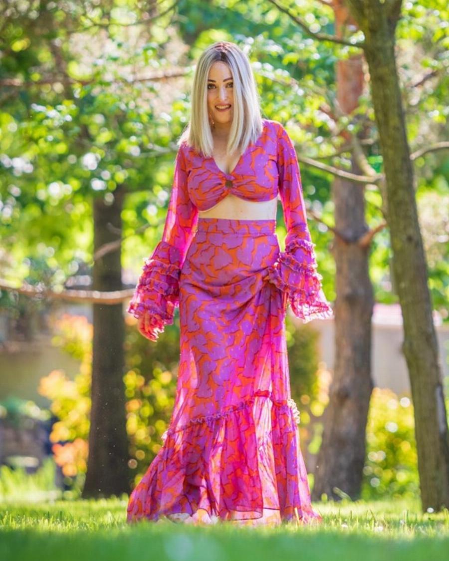 Χαμογελάει και ζει ξανά: Η Ιωάννα Παλιοσπύρου απολαμβάνει το καλοκαίρι με χαμόγελο και αισιοδοξία και στέλνει ένα υπέροχο μήνυμα