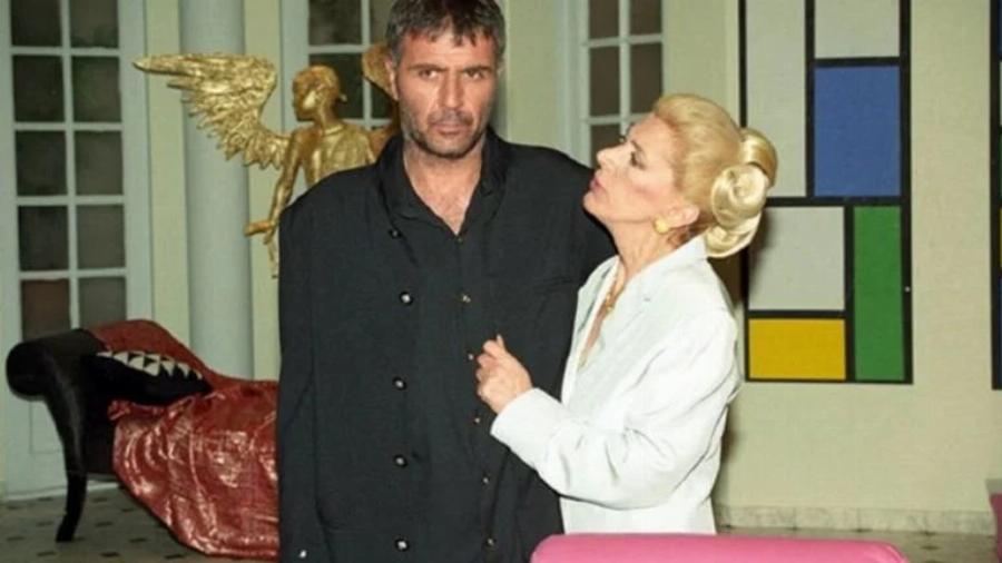 Ντίνα Κώνστα – Δύο Ξένοι: Αφιέρωμα στις ατάκες της αγαπημένης «Ντένης Μαρκορά» που άφησαν εποχή