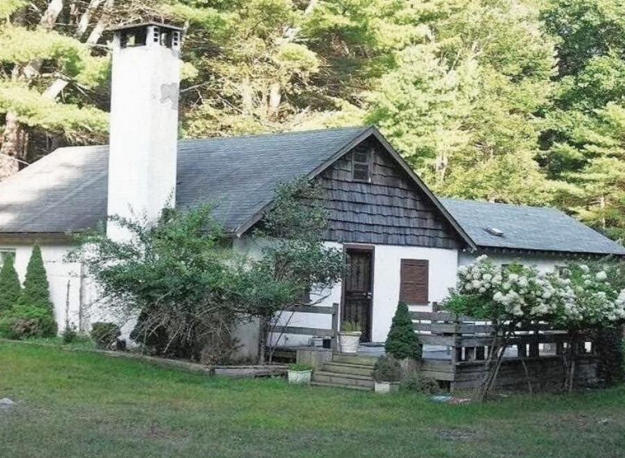 «Το μικρό σπίτι στο λιβάδι»: Η «Λόρα» είναι πλέον 58 ετών, έχει εντυπωσιακή και ζει μακριά από τη δημοσιότητα