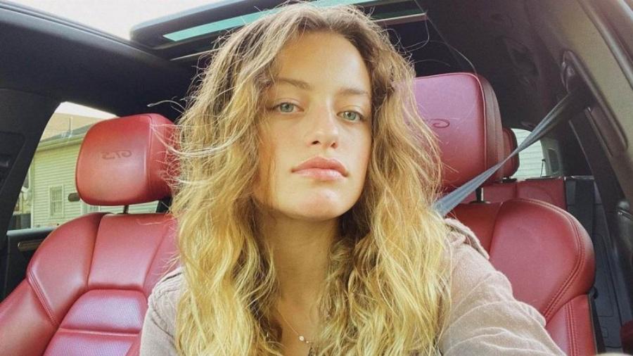 Γαία Μερκούρη: Η κόρη της Δωροθέας Μερκούρη, ο έρωτας με τον Άγγελο Λάτσιο και οι φωτογραφίες  με μαγιό, χωρίς φίλτρα και ρετούς