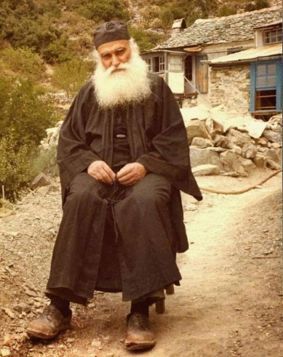 Εξομολόγηση μητέρας: “Το παιδί μου παραλίγο να πεθάνει από εγκεφαλικό οίδημα, αλλά ο Άγιος Εφραίμ του έσωσε τη ζωή”