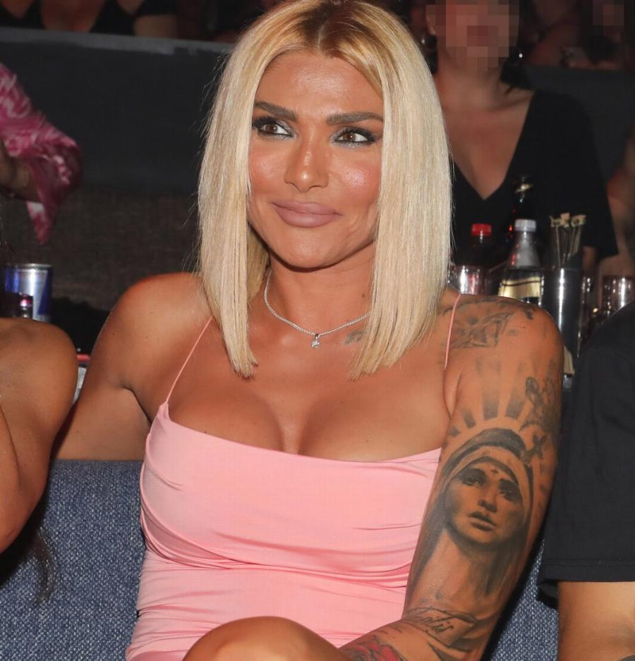 Το πιο εντυπωσιακό και γυμνασμένο κορμί της ελληνικής showbiz παει στην Αγγελική Ηλιάδη: Οι ξέγνοιαστες φωτογραφίες από Μύκονο