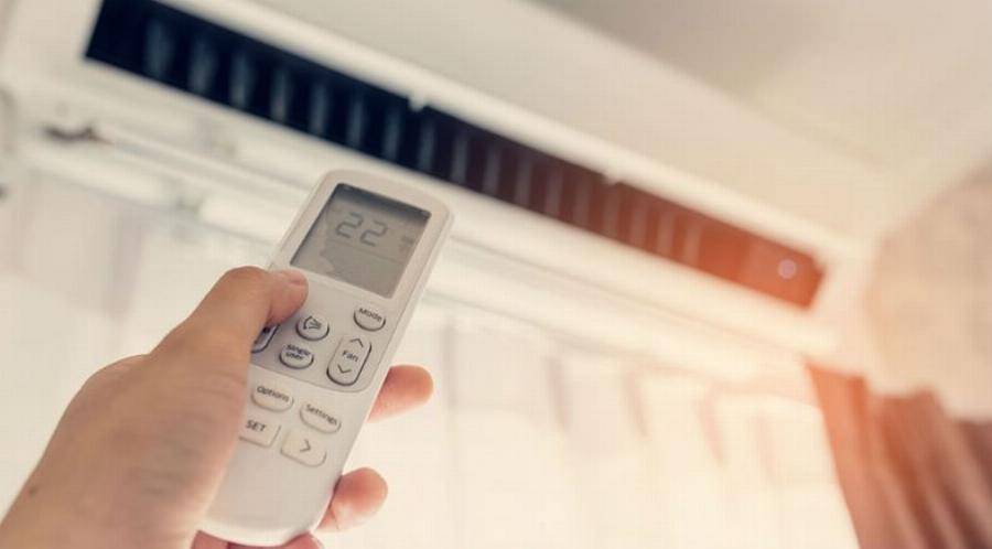 Το μεγάλο λάθος που κάνουμε όλοι με το κλιματιστικό: Με αυτό τον τρόπο καίει λιγότερο