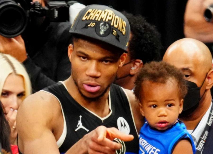 Γιάννης Avτετοκούνμπο: “Η 1η φορά που έμαθα πως με απατά η σύντροφός μου ήταν δύσκολη”