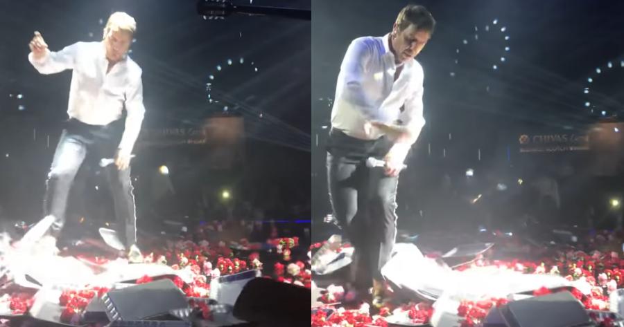 Πλημμύρισε η πίστα με γαρύφαλλα: Το βαρύ ζεϊμπέκικο πασίγνωστου τραγουδιστή που «γκρέμισε» το μαγαζί