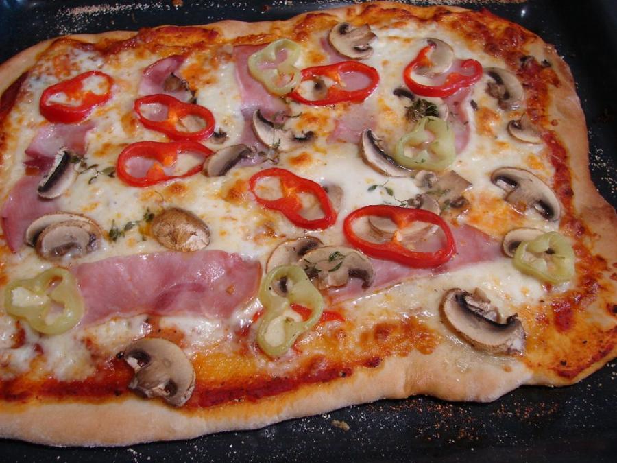 Σπιτική πίτσα από άλλο πλανήτη: Η μυστική συνταγή με φρέσκα και αγνά υλικά που θα σας ξετρελάνει