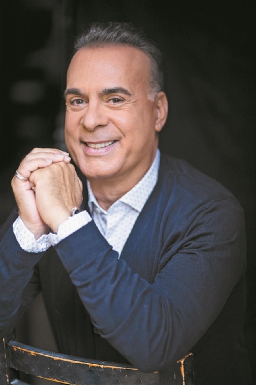 Φώτης Σεργουλόπουλος: Η απόρριψη, τα καψόνια στον στρατό, η καρμική σχέση, ο σύντροφός του από το survivor και η υιοθεσία του γιου του