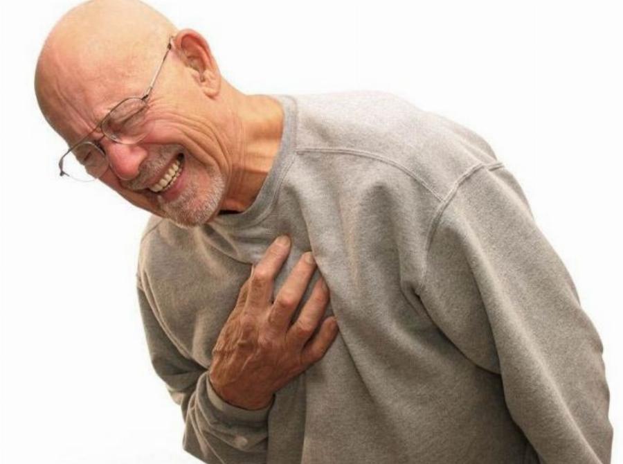 Ανακοπή καρδιάς: Ποια είναι τα σημάδια που προειδοποιούν – Πόνος στο στήθος, δύσπνοια, ζάλη, λιποθυμία και  «φτερουγίσματα» της καρδιάς