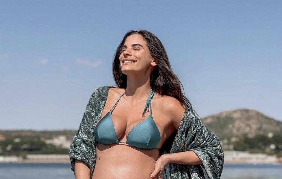 Την έπιασε ο φακός των παπαράτσι στην παραλία: Έτσι είναι το σώμα της Χριστίνας Μπόμπα, χωρίς ρετούς – Πιο όμορφη από ποτέ με καλλίγραμο κορμί
