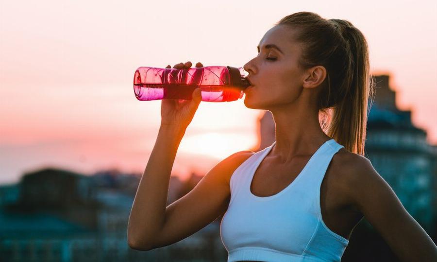 Χάσιμο κιλών: Οι 5 τροφές που πρέπει να βγάλετε από την διατροφή της για να το πετύχετε