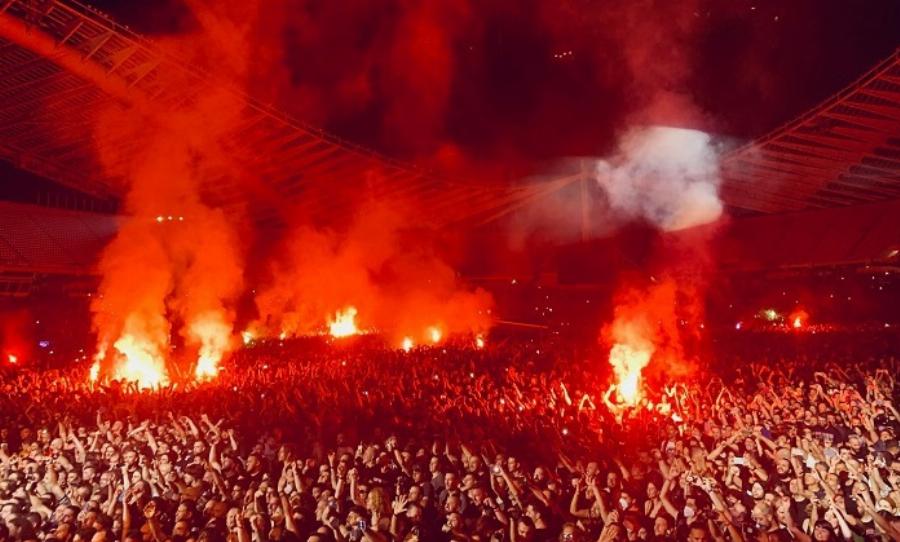 Έξω φρενών ο τραγουδιστής των Iron Maiden: Η στιγμή της αποχώρησης του από την σκηνή – Τι τον εκνεύρισε