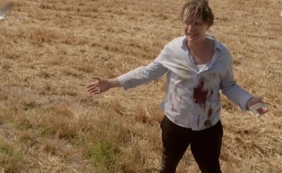 Συγκλονιστικό φινάλε στις Άγριες Μέλισσες: Ο Μελέτης σκοτώνει τον Ακύλα με δρεπάνι και το Twitter έστησε πάρτυ