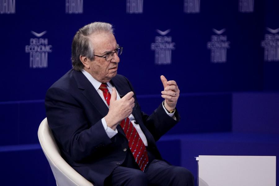 Μπαμπινιώτης: «Το ελληνικό σχολείο είναι άχρηστο. Τα παιδιά δεν θυμούνται τίποτα»