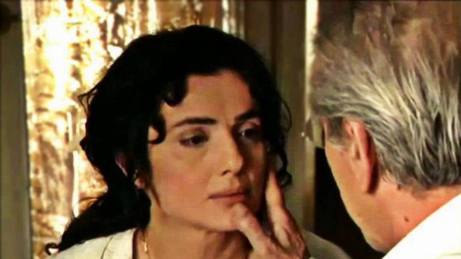 Η σκληρή μάχη της ηθοποιού Ελισάβετ Ναζλίδου με τον καρκίνο, το μοναχικό τέλος στα 64 της και το τελευταίο αντίο