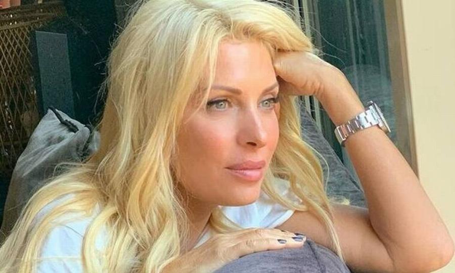 «Είναι ίδια εγώ»: Η Ελένη Μενεγάκη έχει μόνο μία σωσία και αυτή είναι η 14χρονη Βαλέρια – Μαμά και κόρη μοιάζουν σαν δύο σταγόνες νερό