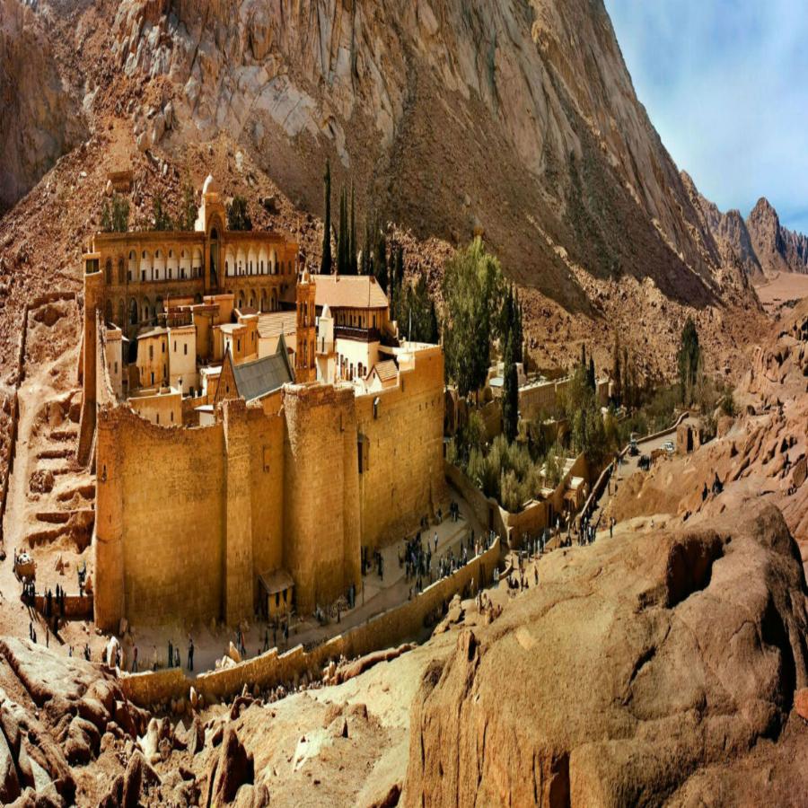 Θρησκεία: Γιατί ονομάζεται Χατζής αυτός που επισκέπτεται τους Αγίους Τόπους;