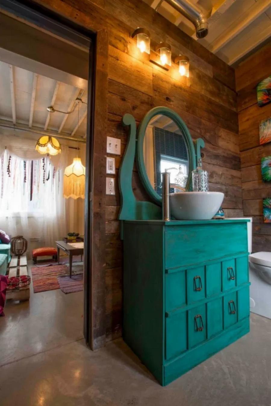 Γυναίκα πήρε και ένωσε 4 κοντέινερ, για να χτίσει το σπίτι που ονειρεύτηκε και το αποτέλεσμα είναι ο,τι πιο άνετο και πολυτελές