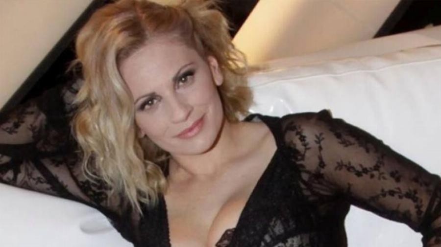 Θεοφανία Παπαθωμά: Το διαζύγιο με τον Πασχάλη Τσαρούχα, ο έρωτας με τον Παναγιώτη Πετράκο και η γέννα στο σπίτι μέσα σε 7 λεπτά