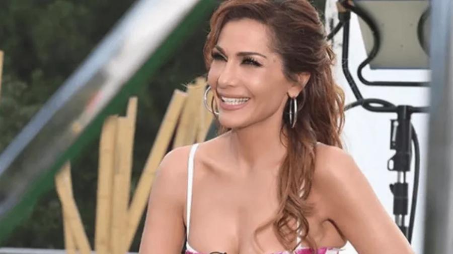 Πιο κούκλα από ποτέ η Δέσποινα Βανδή: Ευτυχισμένη γιορτάζει τα γενέθλιά της – Αυτή είναι η διαφορά ηλικίας με τον Βασίλη Μπισμπίκη