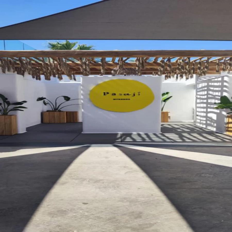 Ξημέρωσε και ο Βέρτης ακόμη τραγουδούσε: Ο χαμός από τους Ισραηλινούς στη Μύκονο και το εξωφρενικό ποσό των €700.000 στις εισπράξεις