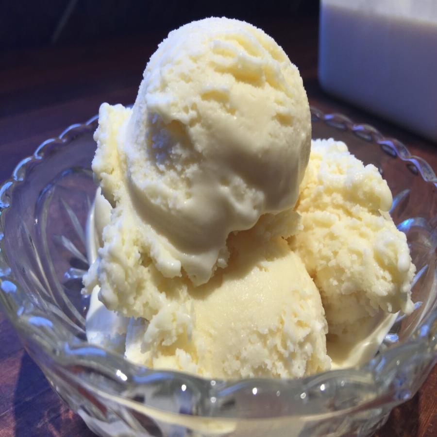 Το γλυκάκι των διατροφολόγων: Σπιτικό παγωτό βανίλια χωρίς ζάχαρη – Δροσερό, απολαυστικό με λίγες θερμίδες