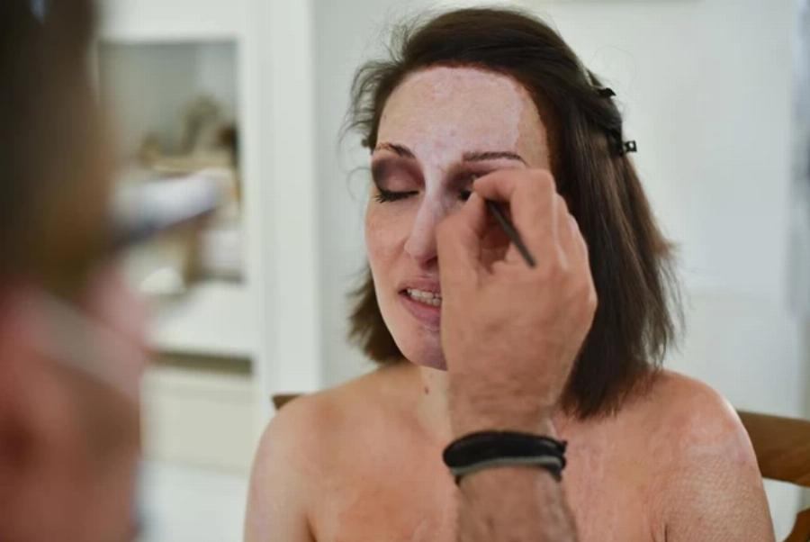 Το εντυπωσιακό μακιγιάζ της Ιωάννας Παλιοσπύρου: Ποζάρει πιο χαμογελαστή και ανανεωμένη από ποτέ