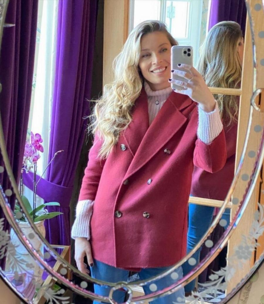 Σαν να βγήκε από παραμύθι: Αυτό είναι το παλάτι  του Λέοντα Πατίτσα και  της Μαριέττας Χρουσαλά στα νότια προάστια – Μοντέρνο, σικ και τεράστιο