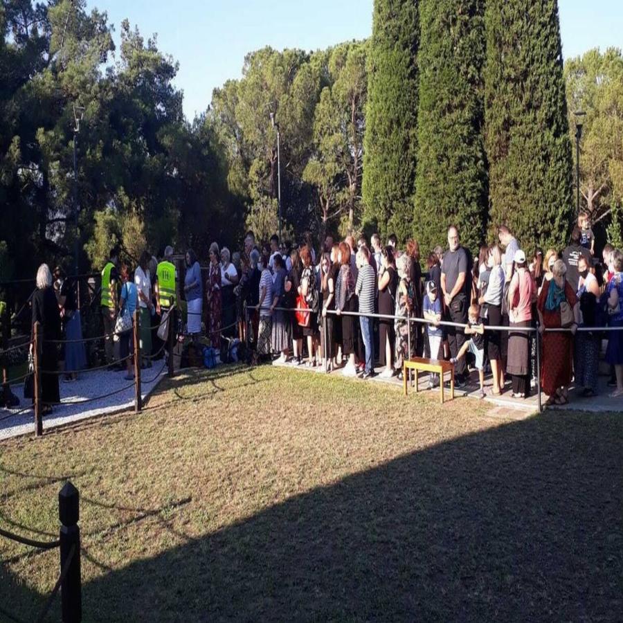Πλήθος κόσμου για προσκύνημα στον τάφο του Αγίου Παϊσίου