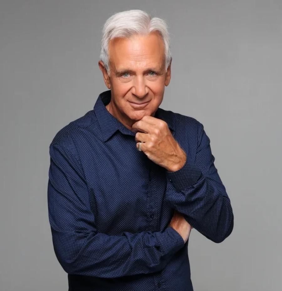 Αλέξανδρος Αντωνόπουλος: O παππούς του τον πέταξε έξω από το σπίτι, γιαγιά του ήταν η θρυλική Παξινού και η διαμάχη για την περιουσία