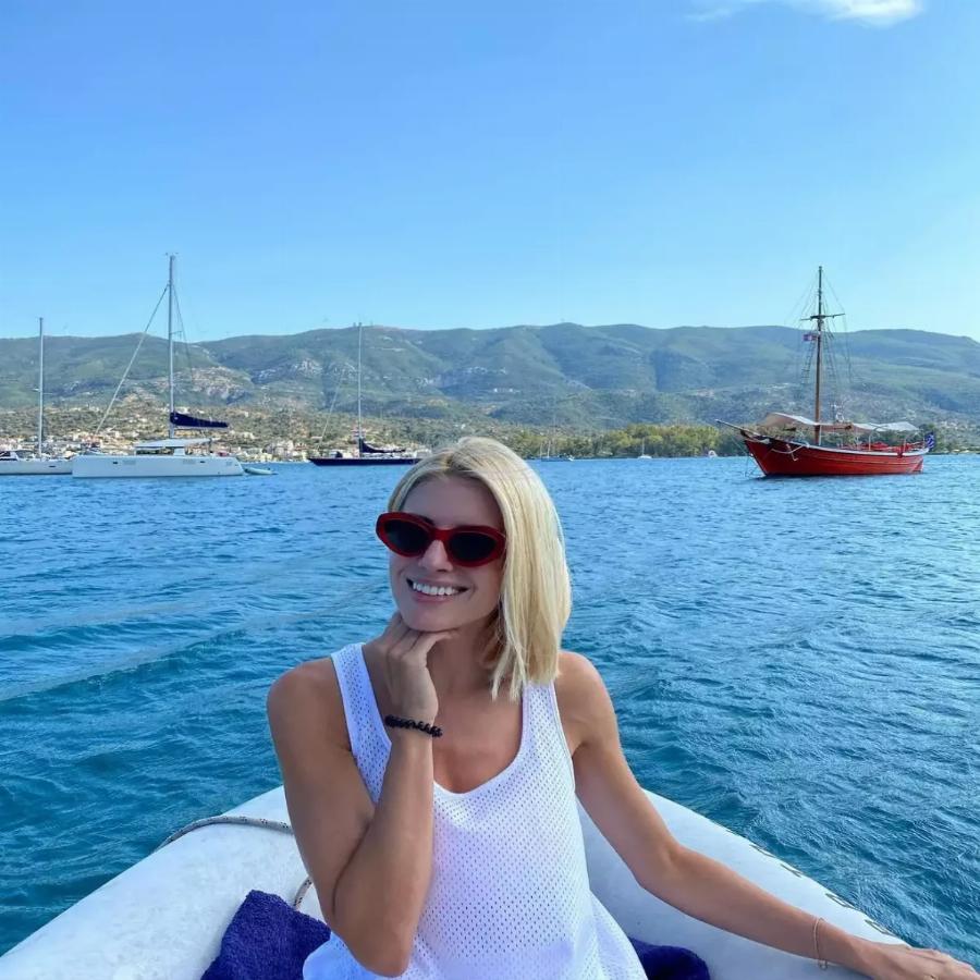 Ευαγγελία Αραβανή και Σπύρος Λάζαρης: Μαζί για τις καλοκαιρινές τους διακοπές στον Πόρο