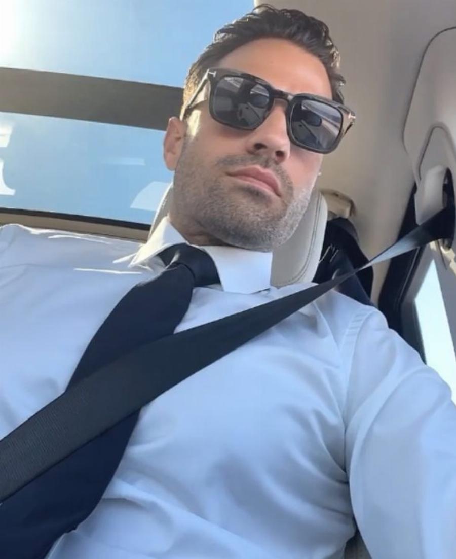 Κωνσταντίνος Αργυρός: Πάντρεψε τον αδερφό του και “έβαλε φωτιά” στο γλέντι του γάμου – Ξεσήκωσε τους πάντες με τα τραγούδια του