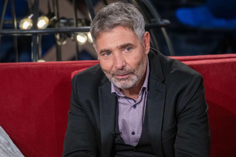 Θοδωρής Αθερίδης: Η εξομολόγηση για τον αλκοολισμό του, η σχέση με την Καρύδη για πάνω από 15 χρόνια και το διαζύγιο που δεν εκδόθηκε ποτέ