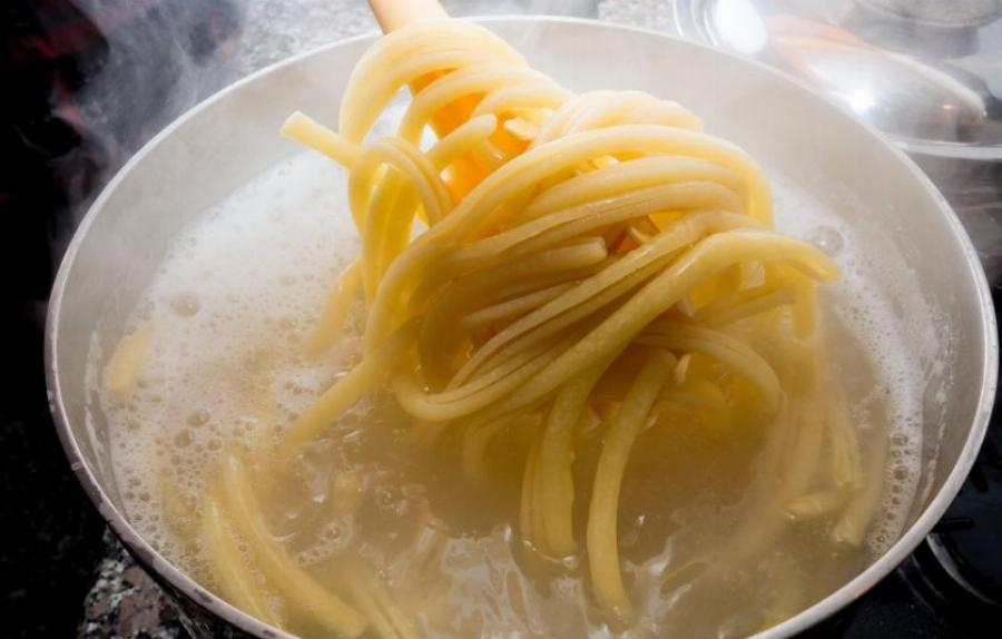 Θέλει μεγάλη προσοχή: Το ολέθριο λάθος που κάνεις με τα μακαρόνια, μετά το βράσιμο