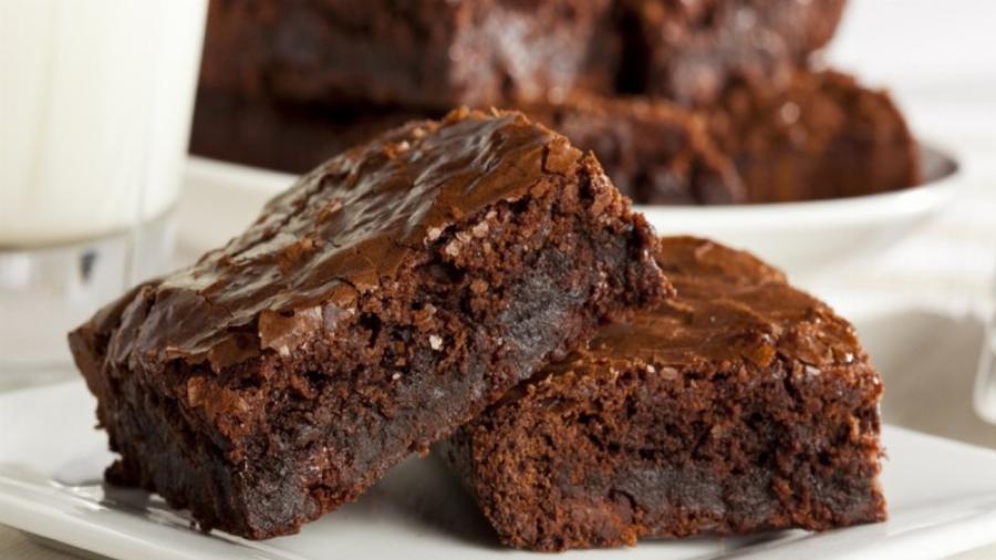 Μην το πετάξετε ξανά: Αυτές είναι οι 4 πανεύκολες συνταγές για το ασπράδι αυγού που περίσσεψε