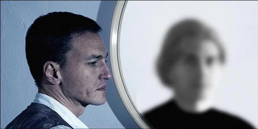 Χάρης Ασημακόπουλος: Η απόφαση να γίνει ηθοποιός, η συνεργασία με τον Παπακαλιάτη, οι θαυμαστές και ο ρόλος που τον στιγμάτισε