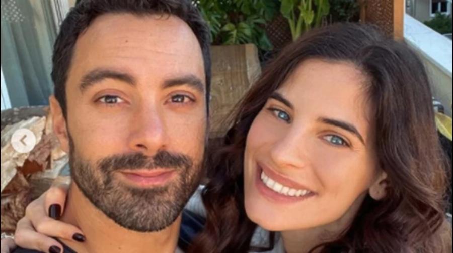 Άλλος άνθρωπος με ξανθά μαλλιά: Ο Σάκης Τανιμανίδης έγινε αγνώριστος με μακριά μαλλιά στην Μύκονο και ρωτάει αν του πάει