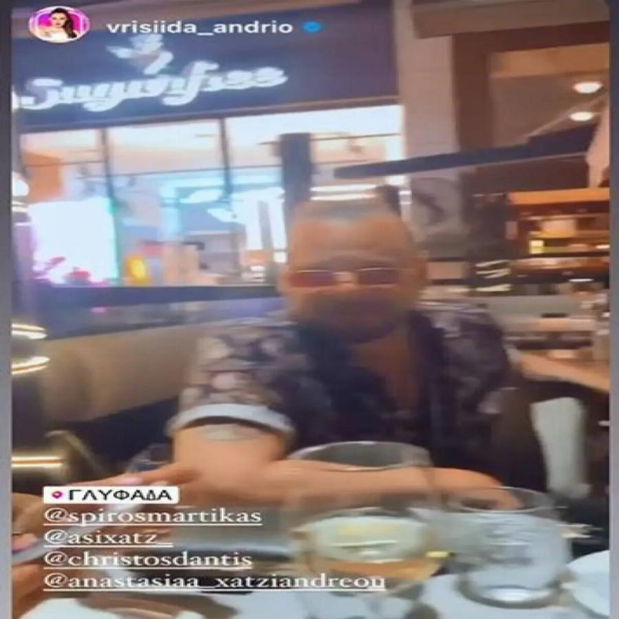 Έλυσαν τις διαφορές τους και απόλαυσαν το δείπνο τους: Σπύρος Μαρτίκας και Χρήστος Δάντης το γιόρτασαν με τα κορίτσια τους