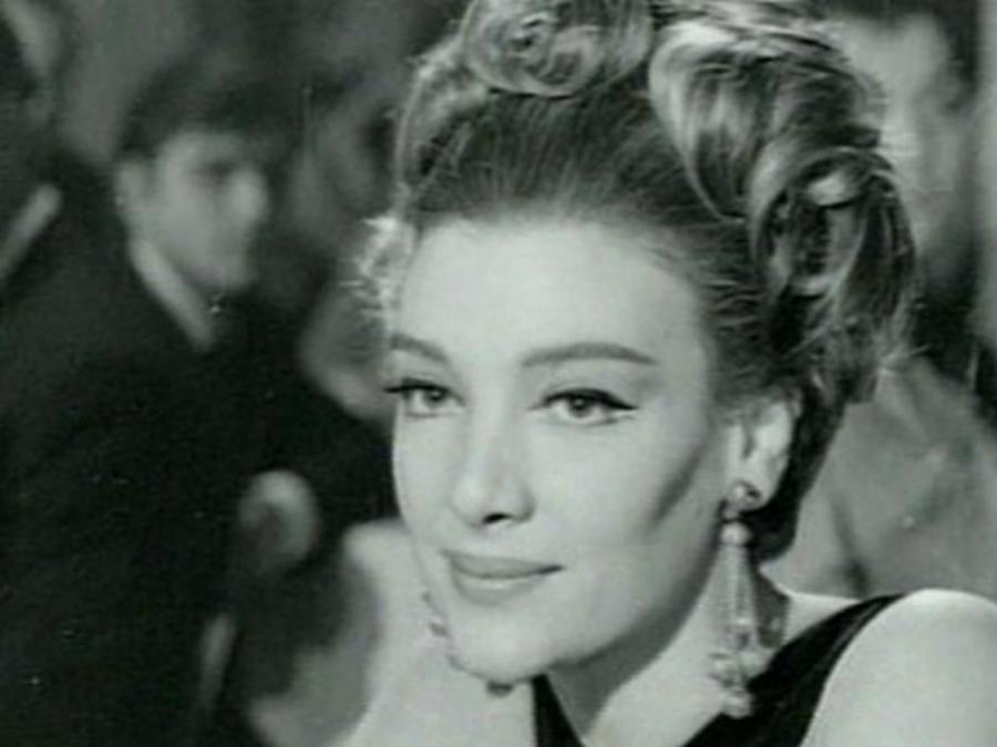 Μάρω Κοντού: «Κοιτάζομαι και λέω: “φτου σου! Εσύ είσαι 80; Αποκλείεται!”, πιο πολλές ανασφάλειες είχα στα 25»